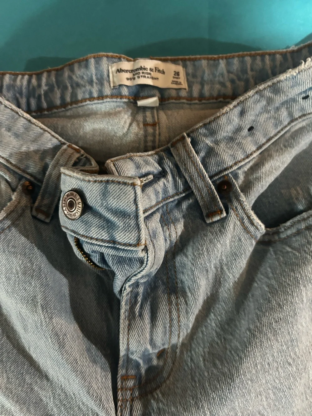 Abercrombie & Fitch Light Gray Skinny Distressed Jeans